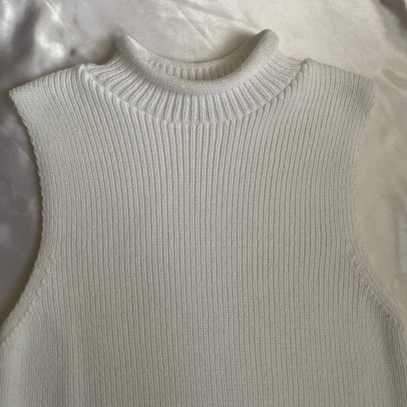 Turtle neck crop top - Picture 2 of 2